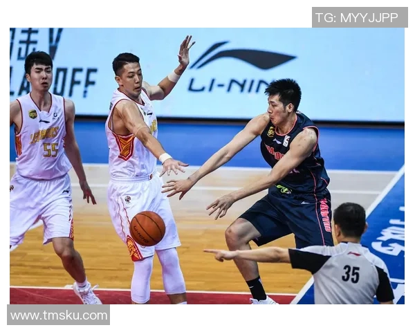 广东队迎战深圳马可波罗全力争胜展现篮球魅力与团队精神